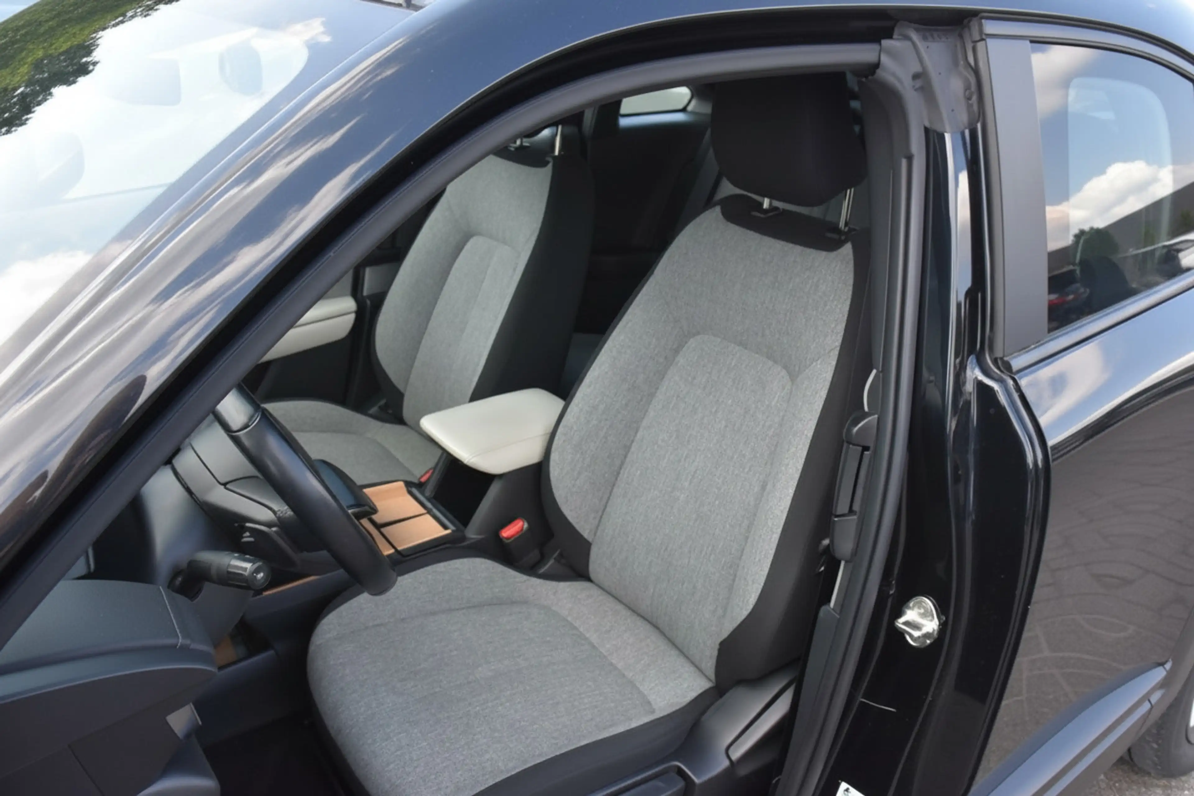 Mazda MX-30 e-SkyActiv 145 Comfort 36 kWh | SOH 93,63% — photo 8