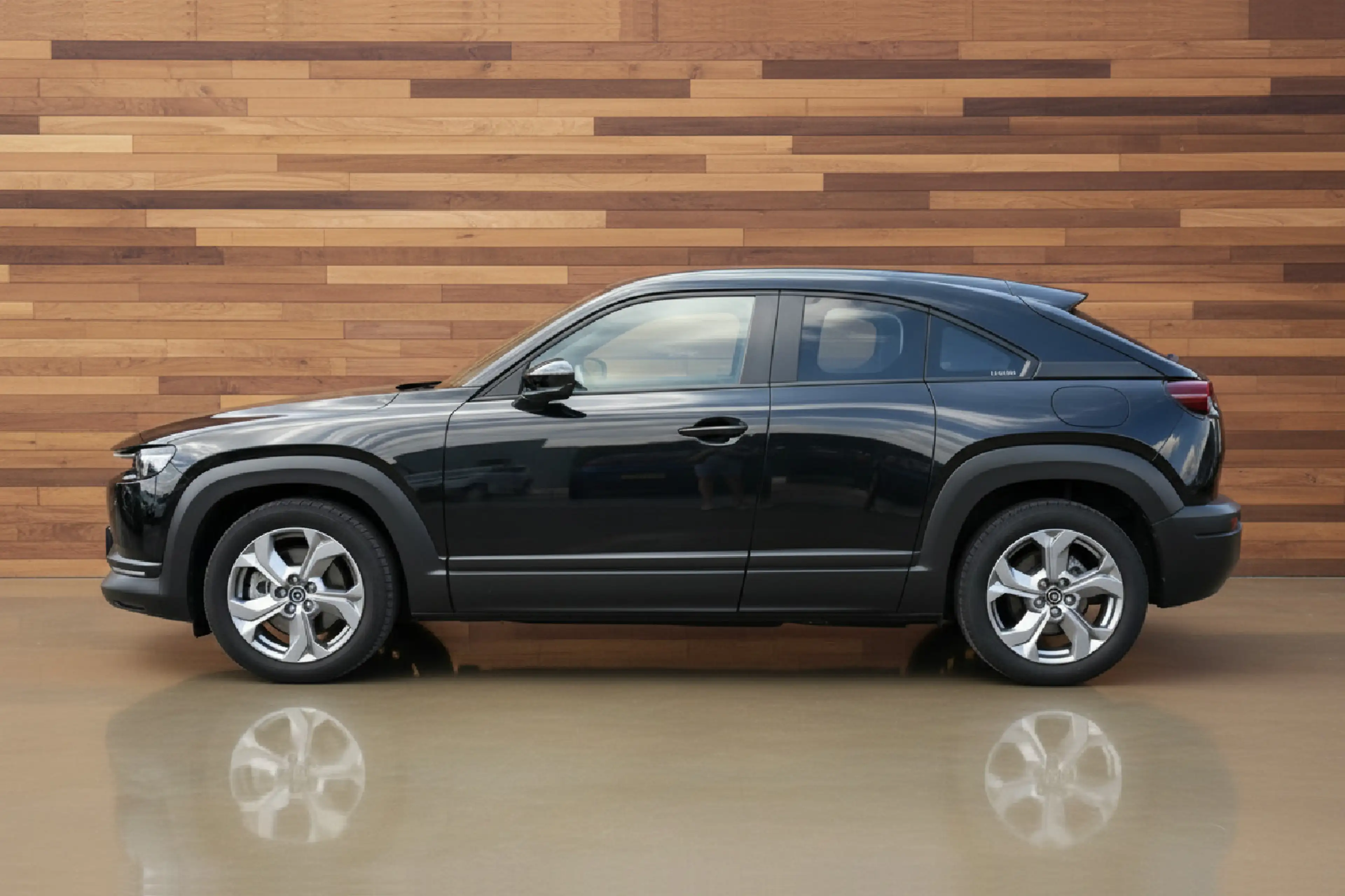 Mazda MX-30 e-SkyActiv 145 Comfort 36 kWh | SOH 93,63% — photo 2