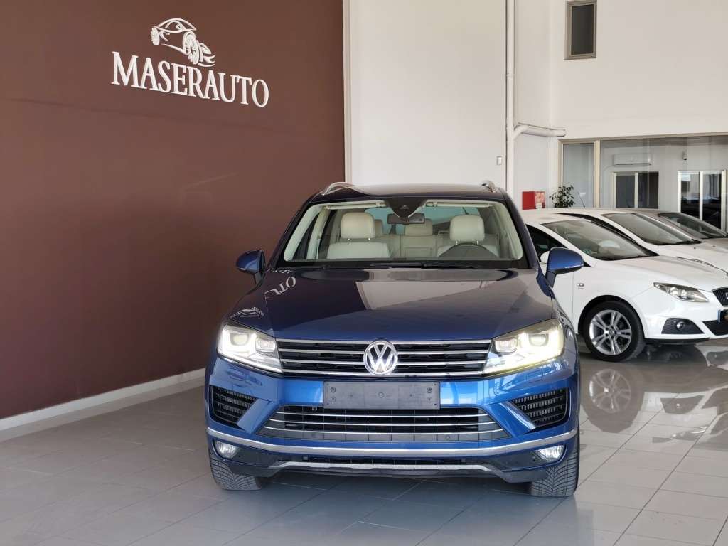 Volkswagen Touareg 3.0TDI V6 BMT Premium 193kW Tiptronic - foto 1