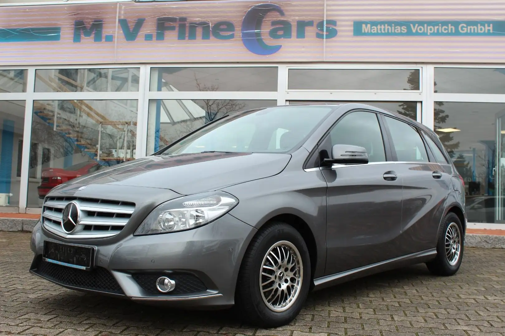 Mercedes-Benz B 180 Gris - 1