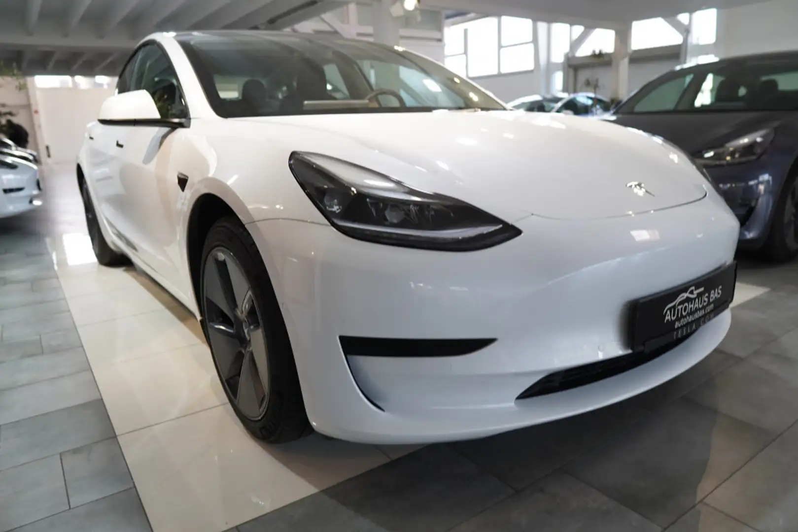 Tesla Model 3 Standard Range + * Enhanced Autopilot Bílá - 1