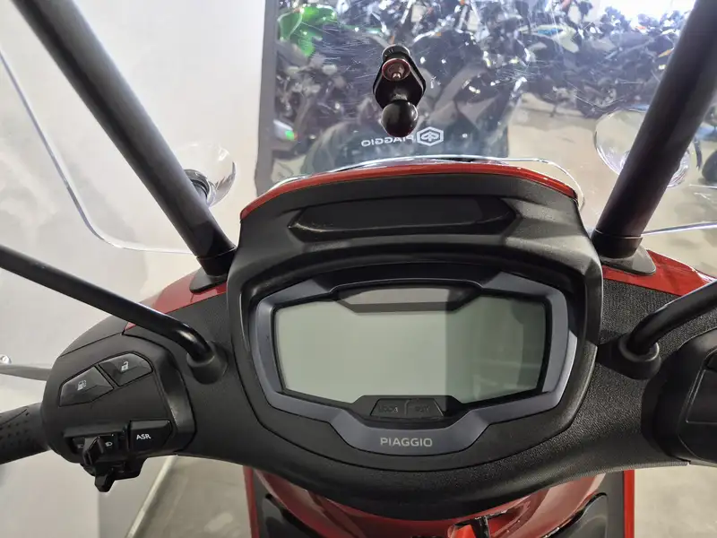 Piaggio Beverly 400 - foto 6