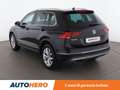 Volkswagen Tiguan 2.0 TDI Executive DSG  4Motion Noir - thumbnail 4