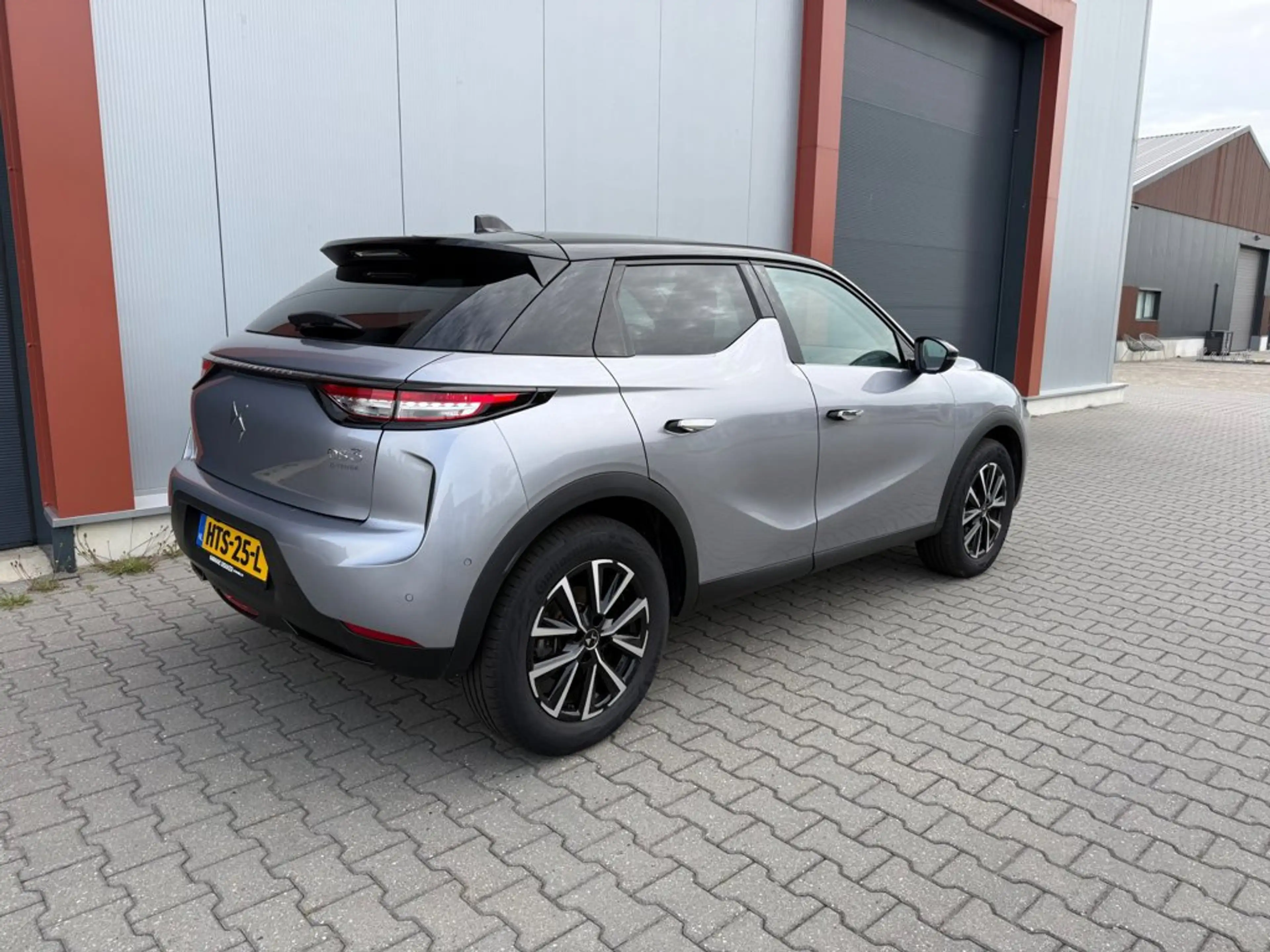 DS Automobiles DS 3 E-Tense Edition France 54 kWh — photo 6