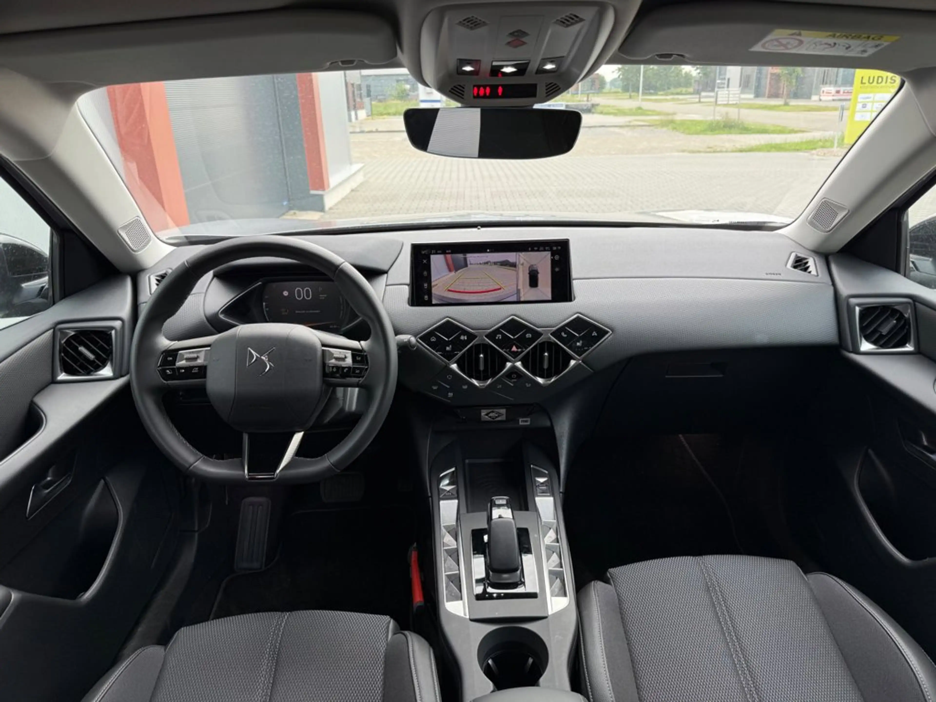 DS Automobiles DS 3 E-Tense Edition France 54 kWh — photo 10