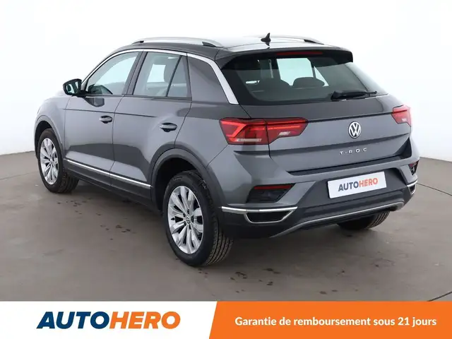 Volkswagen T-Roc view 4