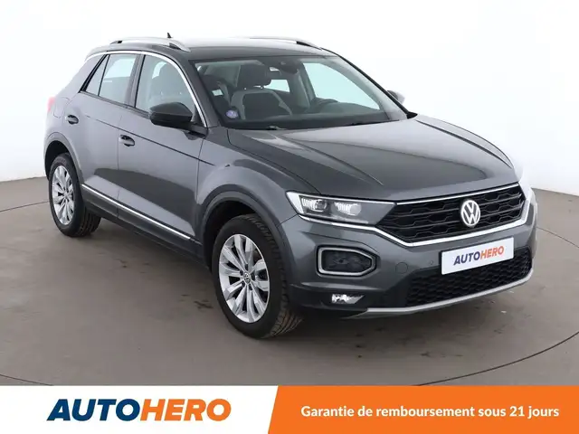 Volkswagen T-Roc view 8
