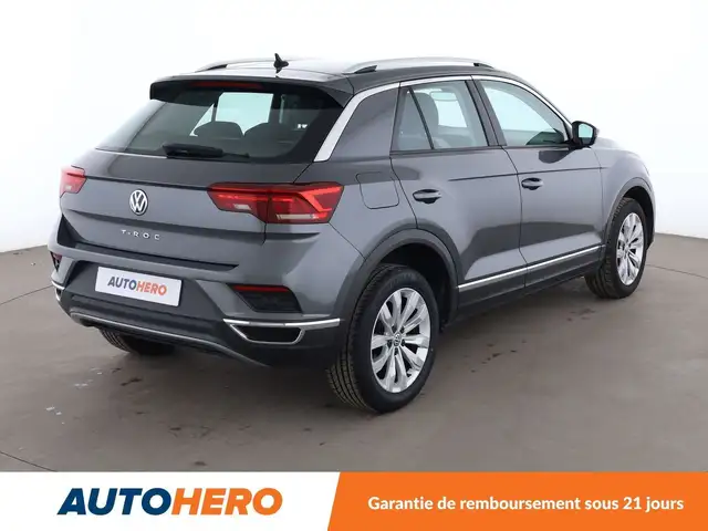 Volkswagen T-Roc view 6