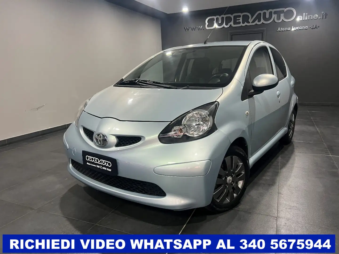Toyota Aygo 1.0 12V VVT-i 5 porte OCCASIONE Grau - 2