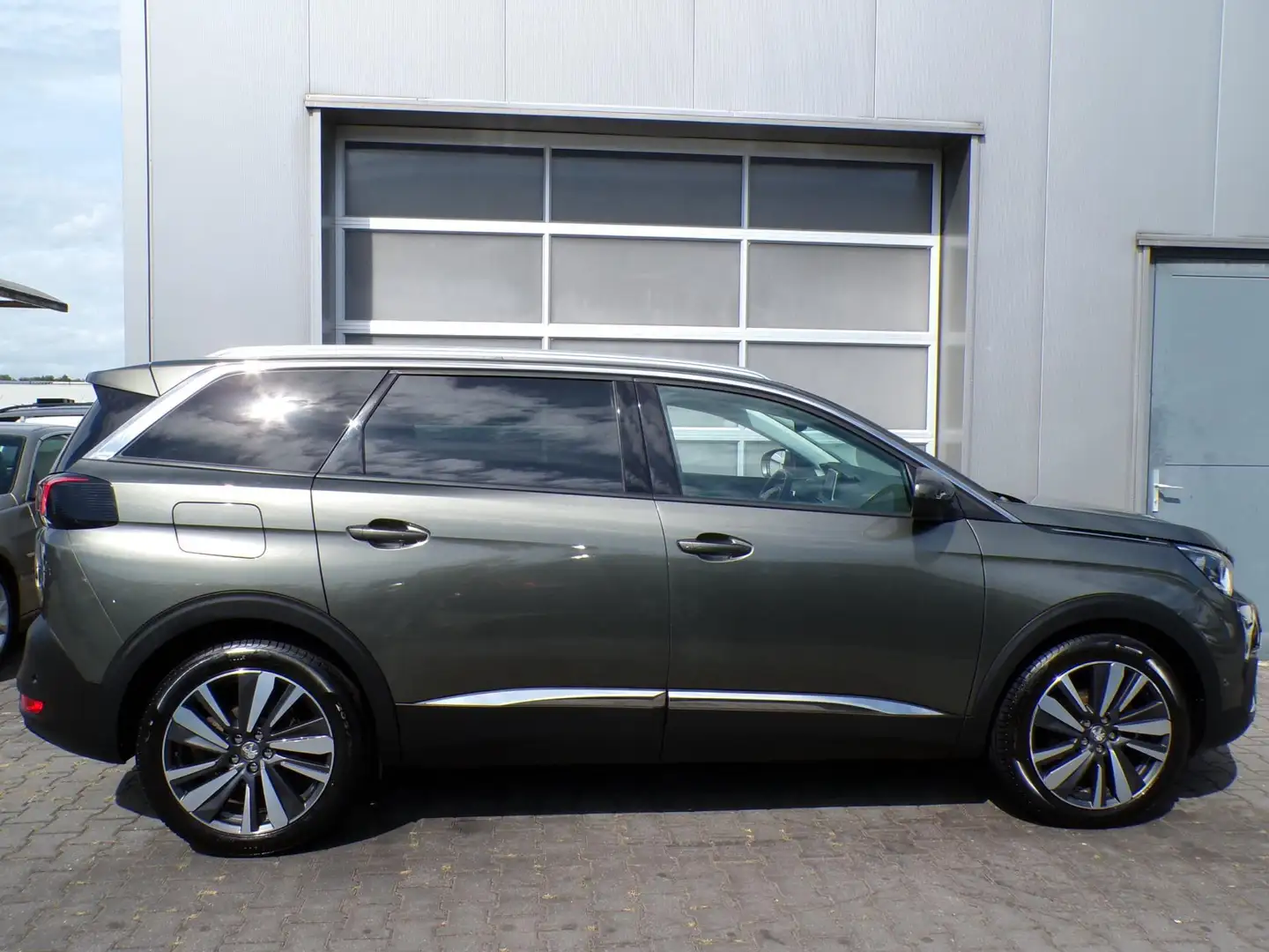 Peugeot 5008 1.2 PureTech Blue Lease Premium|Virtual|Navi|BT Grijs - 2