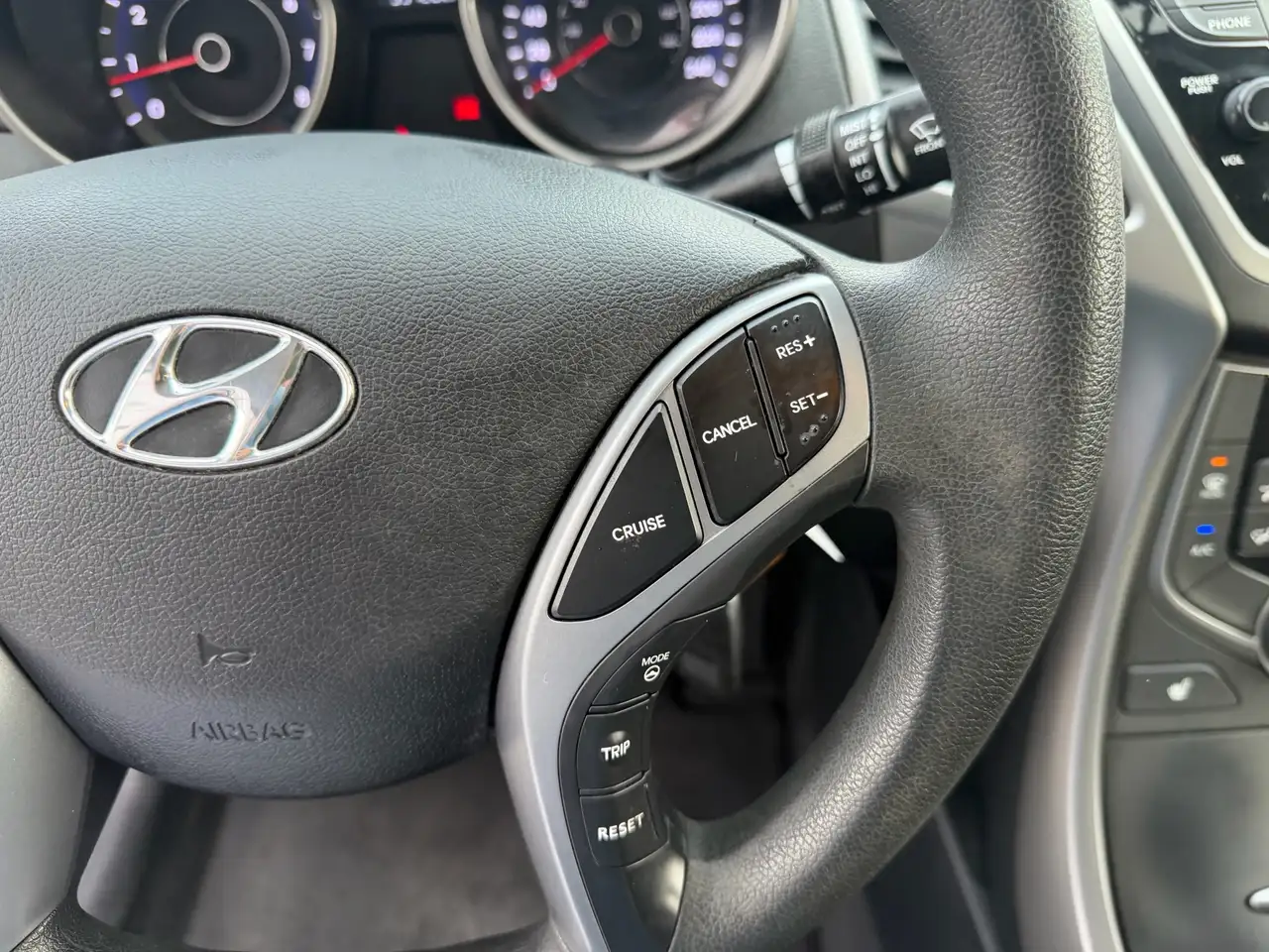Hyundai ELANTRA снимка Hyundai ELANTRA