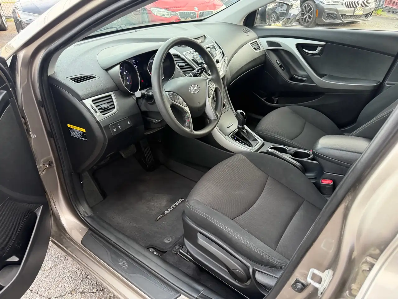 Hyundai ELANTRA снимка Hyundai ELANTRA