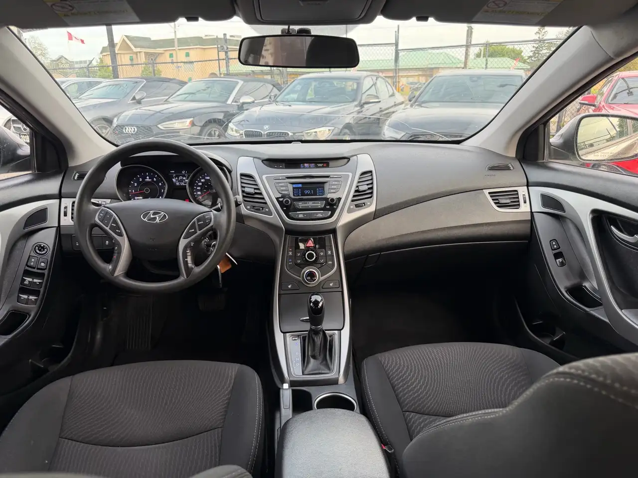 Hyundai ELANTRA снимка Hyundai ELANTRA