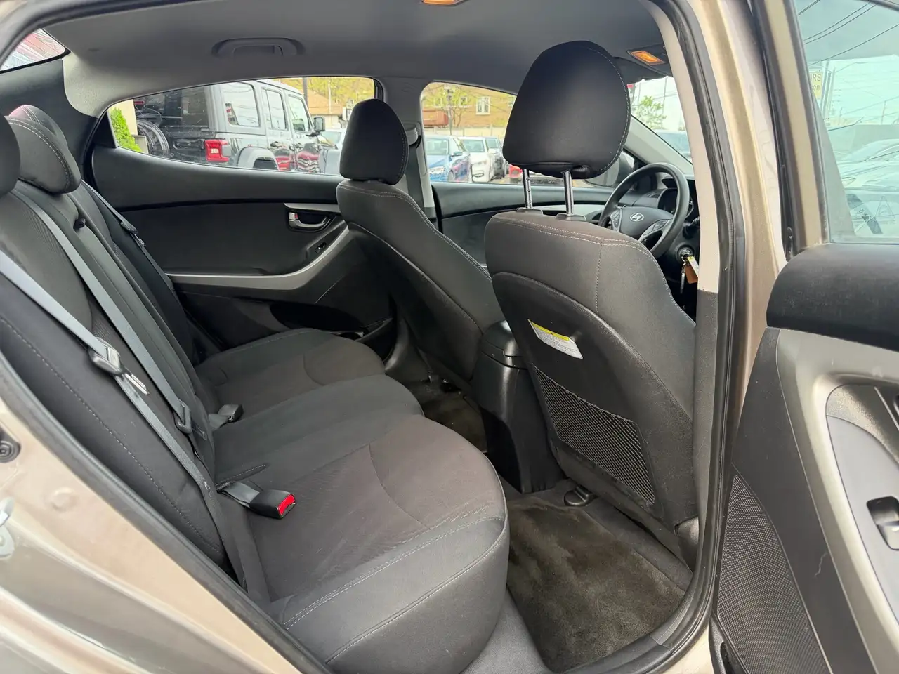 Hyundai ELANTRA снимка Hyundai ELANTRA