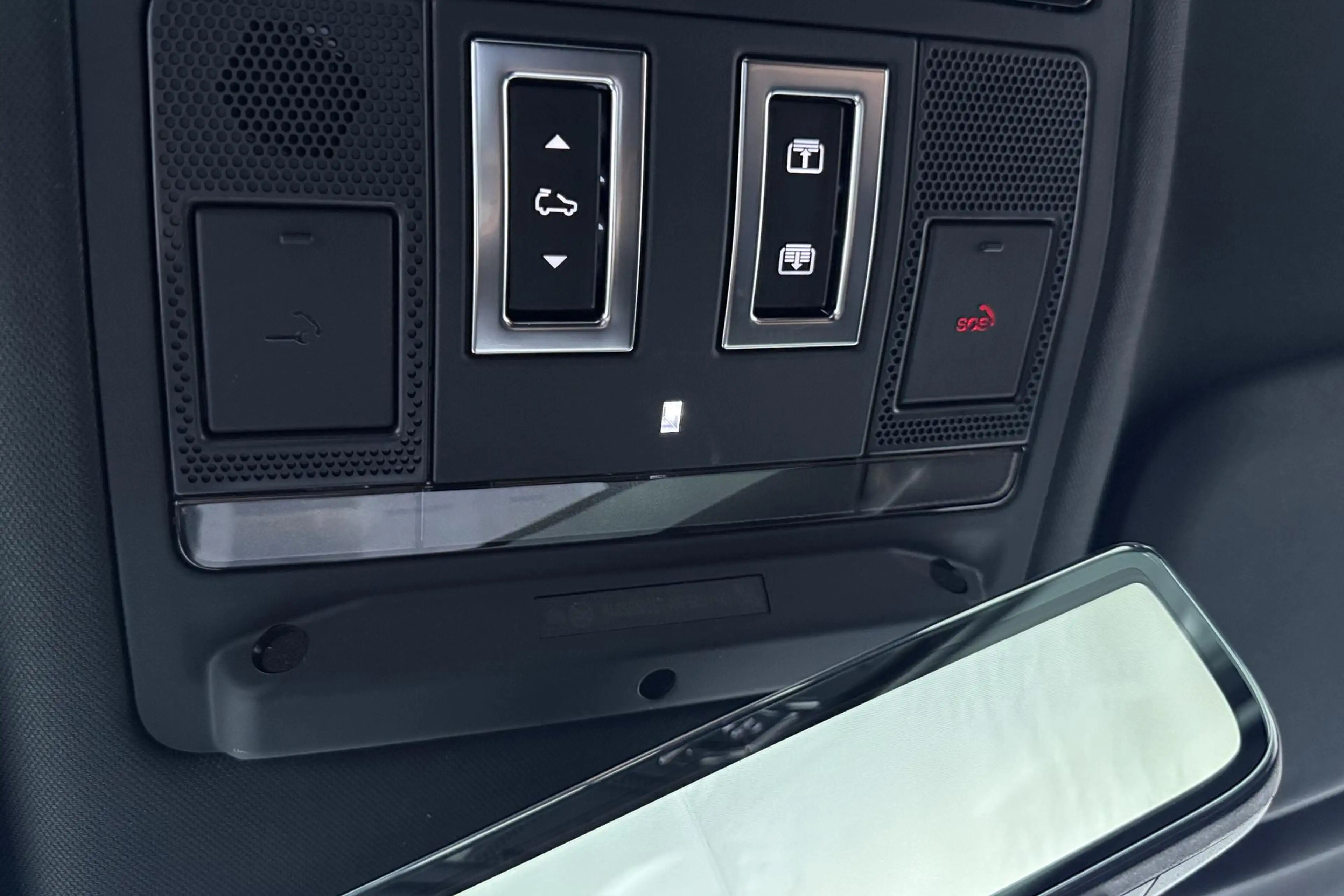 Land Rover Defender 110 P300e X-Dynamic HSE | SATIN | Luchtvering | Pa — photo 33