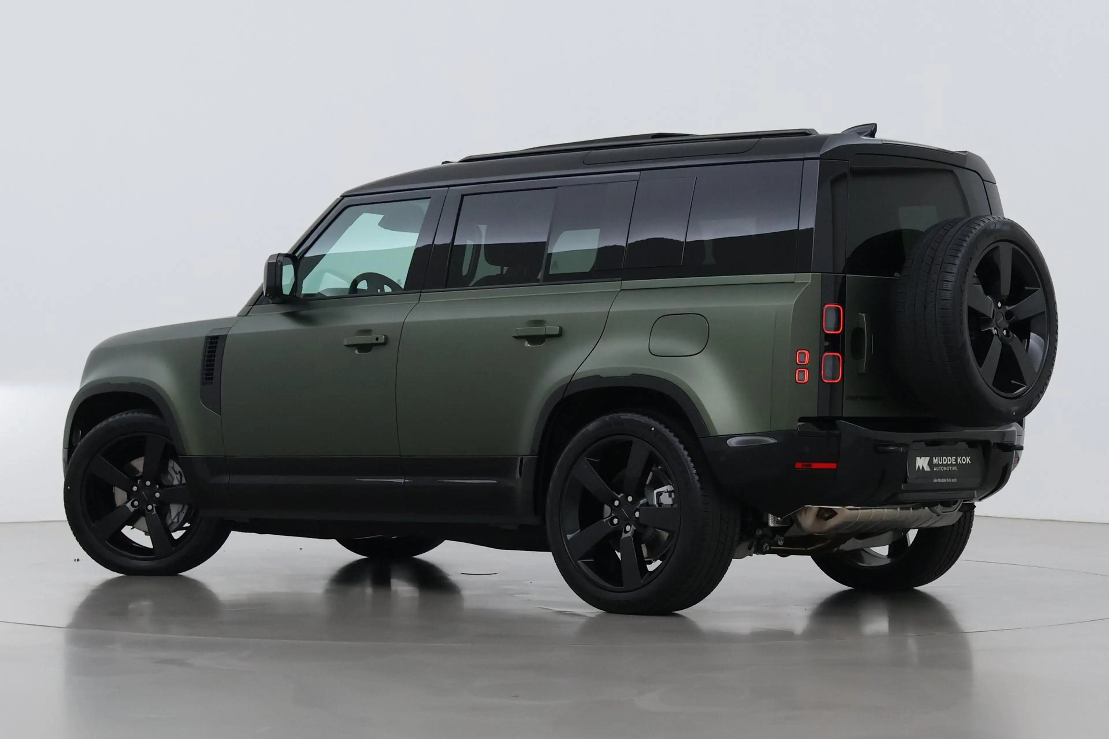 Land Rover Defender 110 P300e X-Dynamic HSE | SATIN | Luchtvering | Pa — photo 2