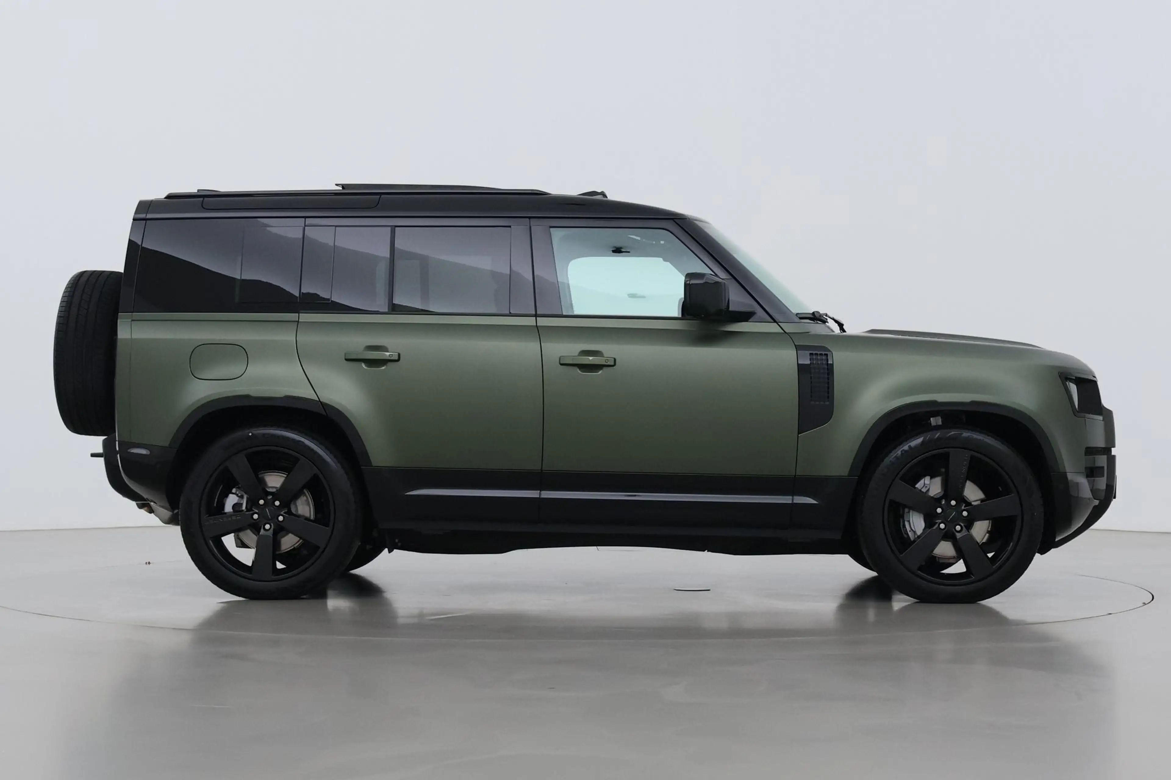 Land Rover Defender 110 P300e X-Dynamic HSE | SATIN | Luchtvering | Pa — photo 10