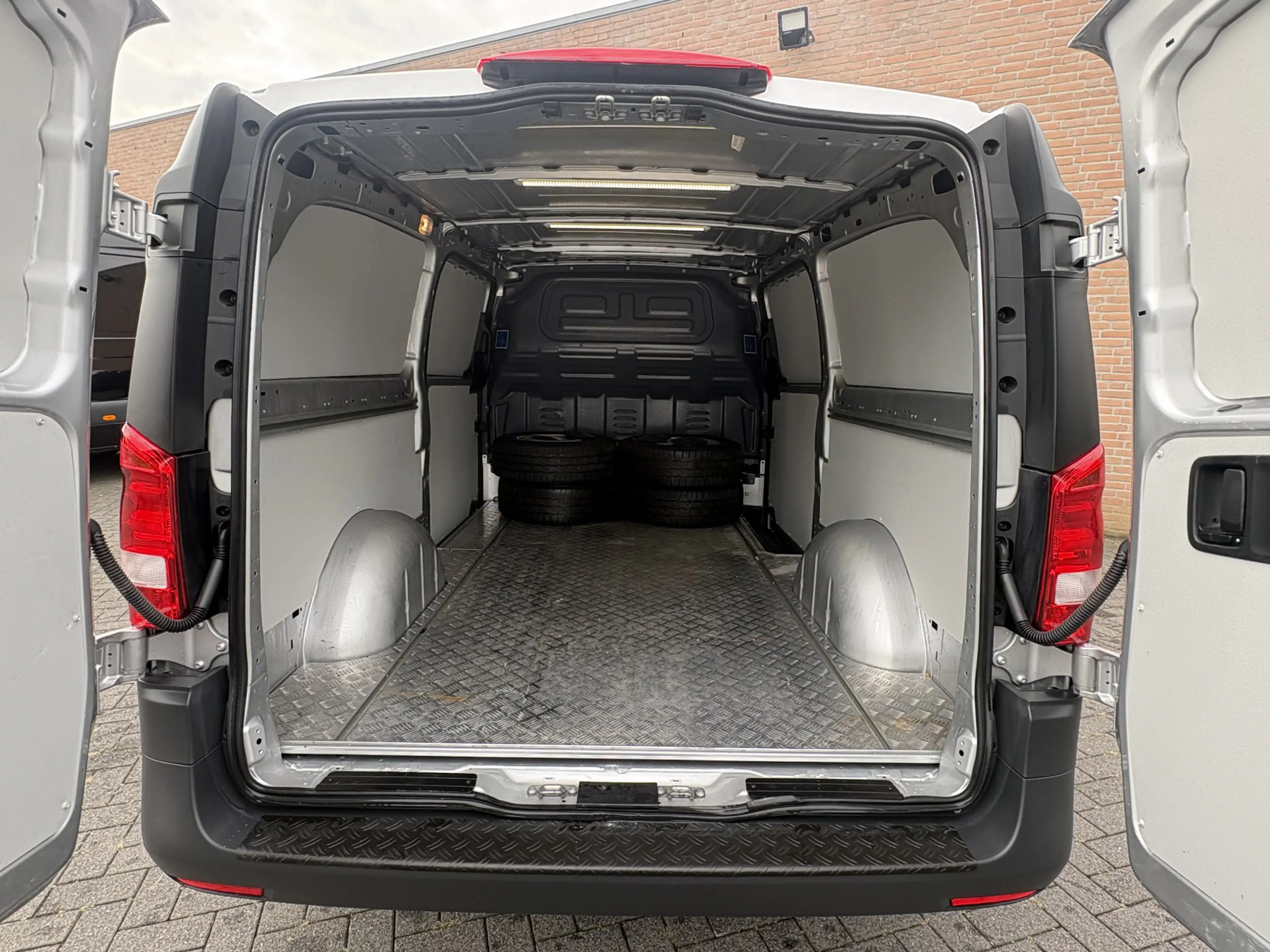 Mercedes-Benz Vito 114CDI 140PK 9G-Tronic L3 / Carplay / Distronic / — photo 3