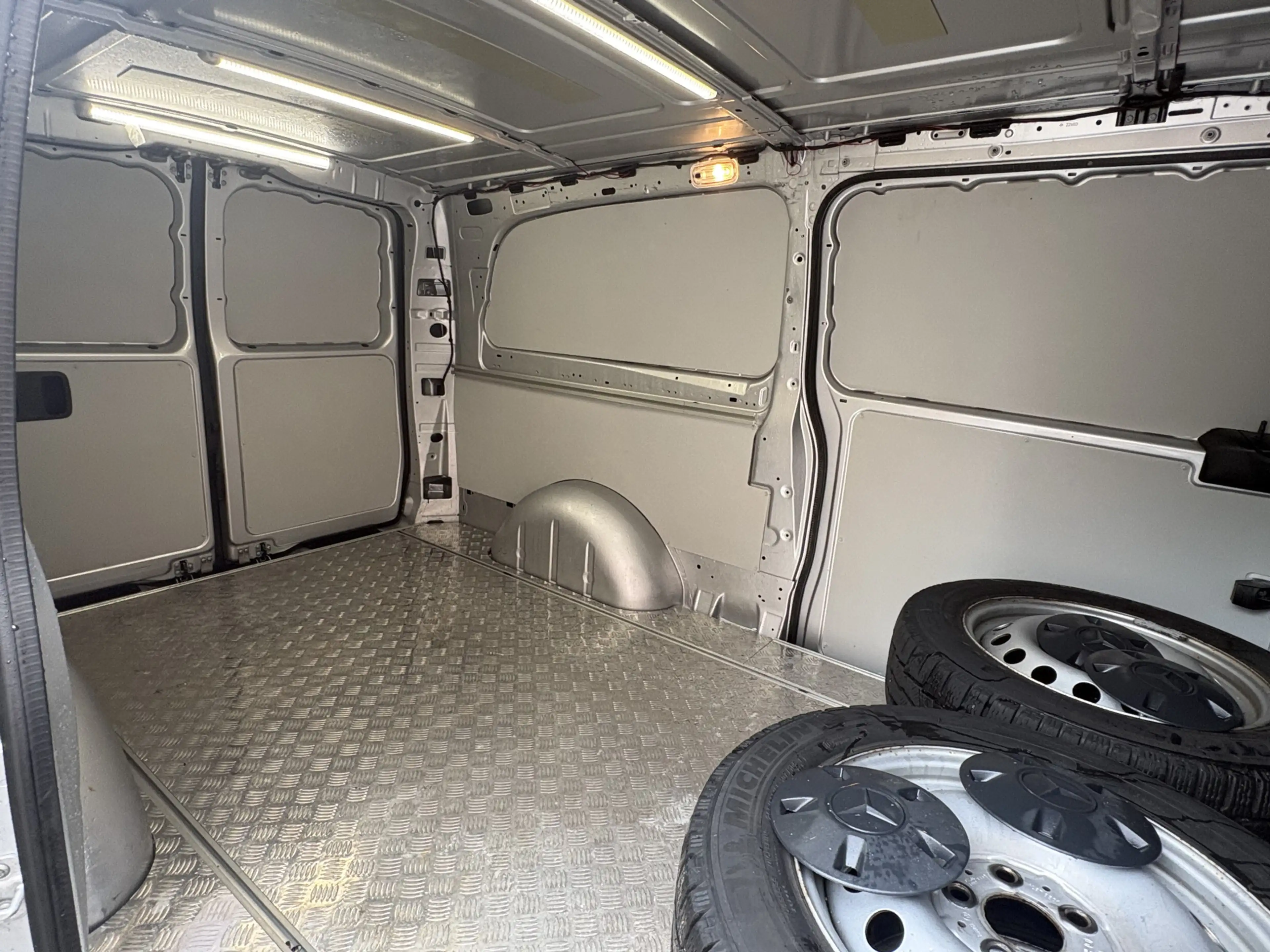 Mercedes-Benz Vito 114CDI 140PK 9G-Tronic L3 / Carplay / Distronic / — photo 28