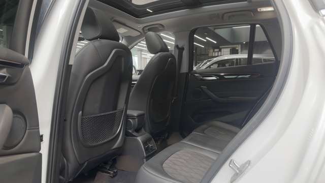BMW X1 — photo 20