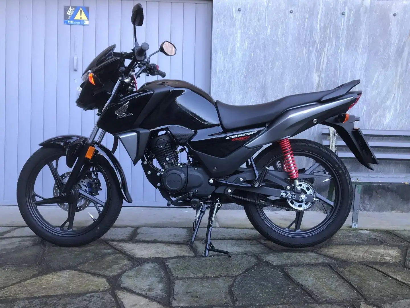 Honda CB 125 F Nero - 2