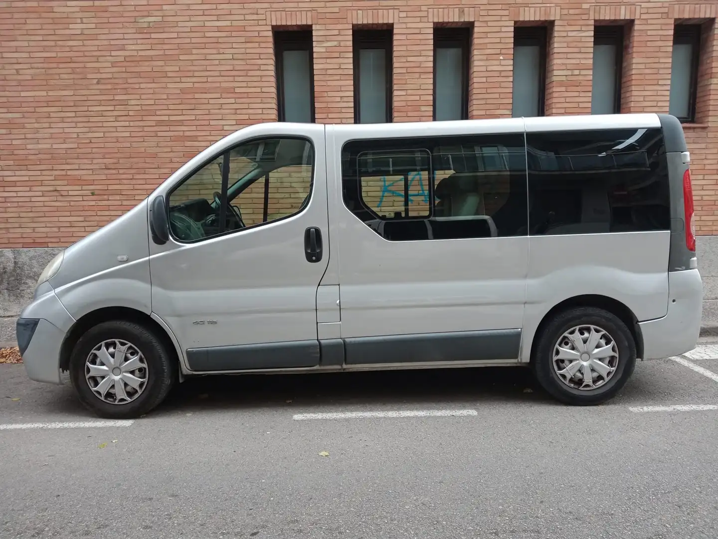 Nissan Primastar Avantour 7 2.0dCi 115 Premium - 2