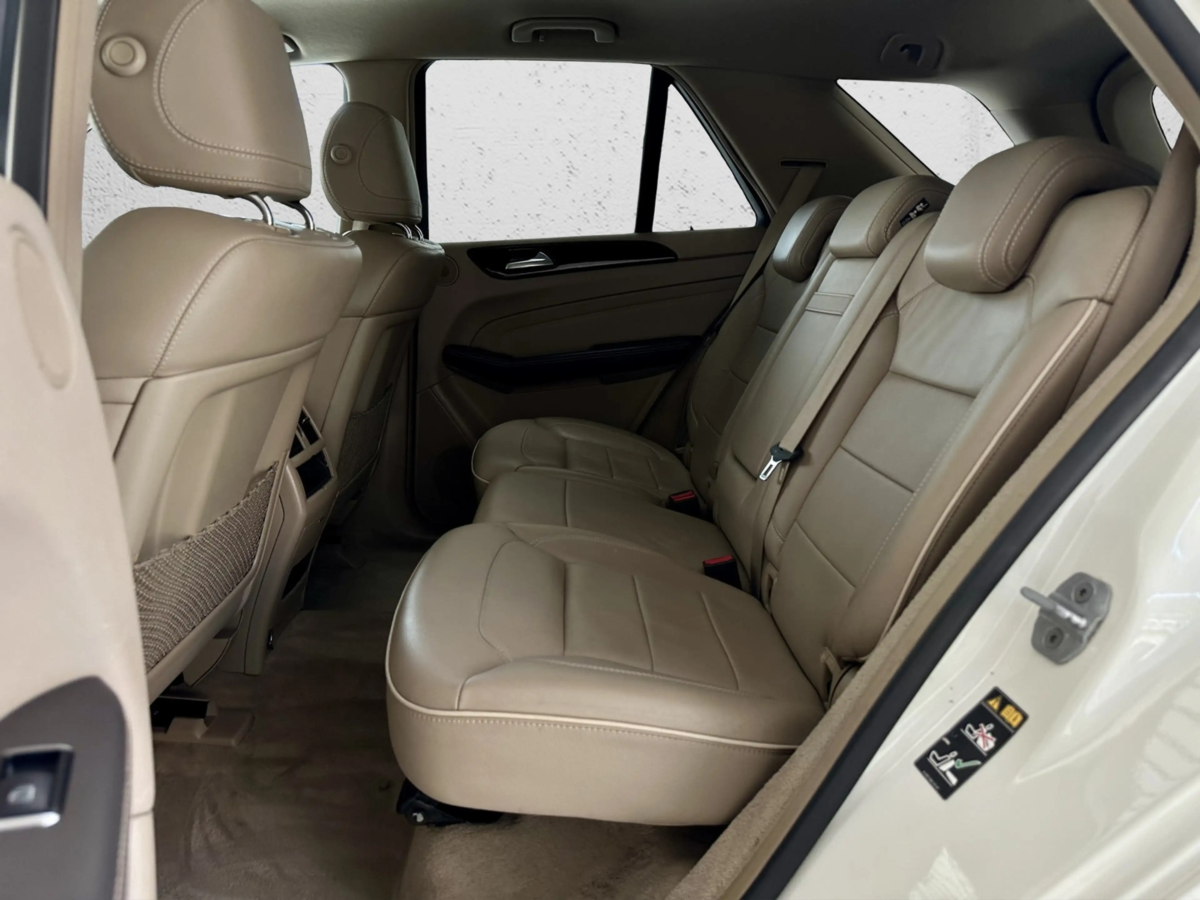 Mercedes-Benz ML 350 CDI BlueTec AMG Line. Gepflegt . Scheckheft. — photo 11
