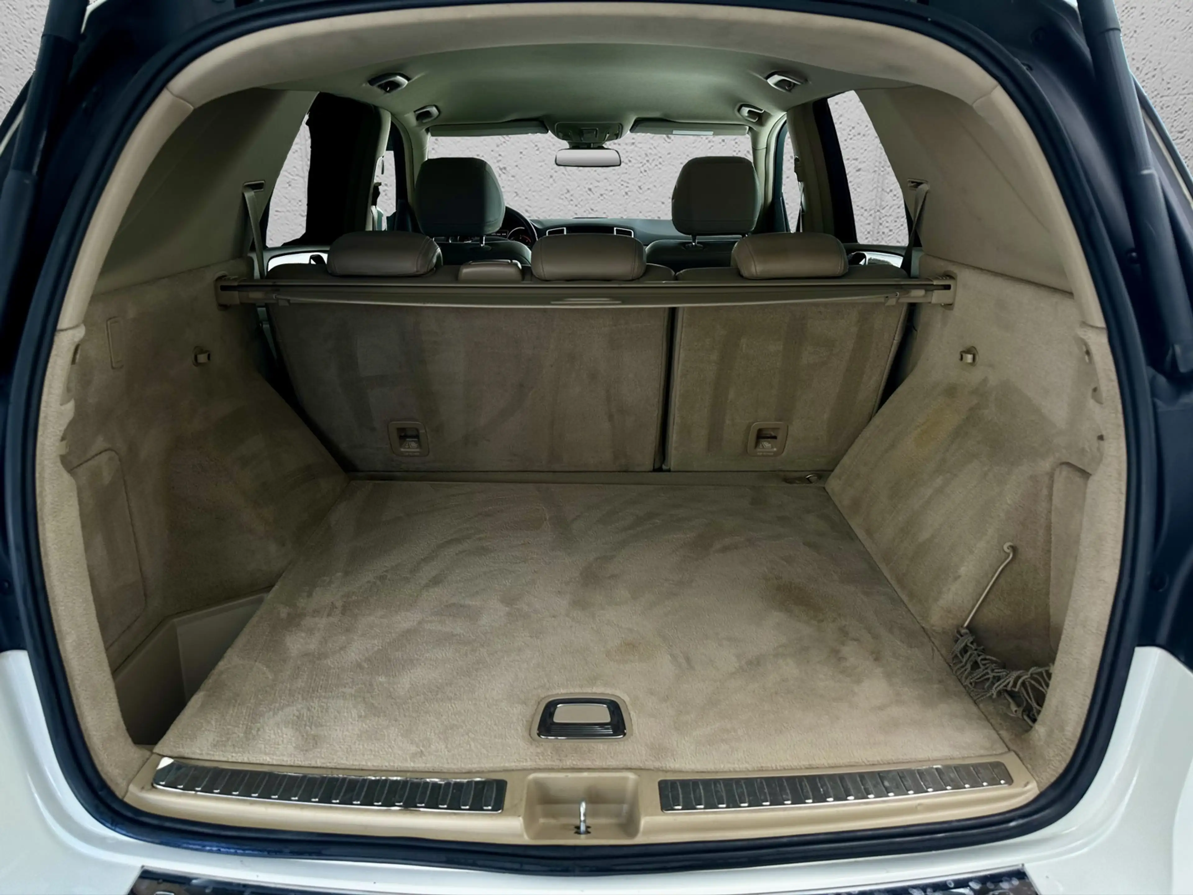Mercedes-Benz ML 350 CDI BlueTec AMG Line. Gepflegt . Scheckheft. — photo 15