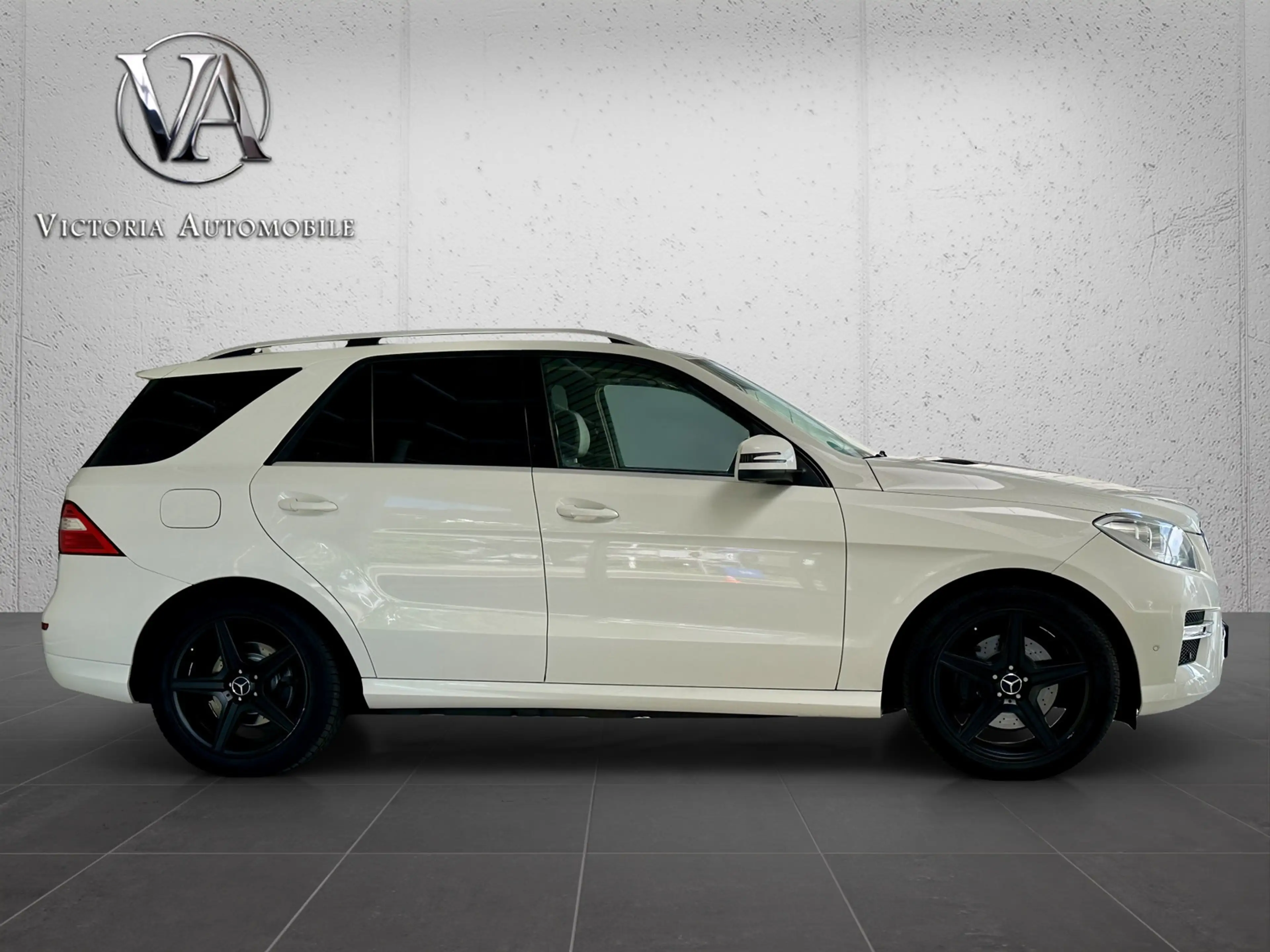 Mercedes-Benz ML 350 CDI BlueTec AMG Line. Gepflegt . Scheckheft. — photo 3