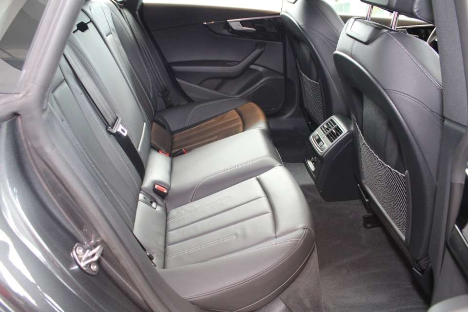 2022 Audi A5 Progressive S-Line Navigation thumb 8