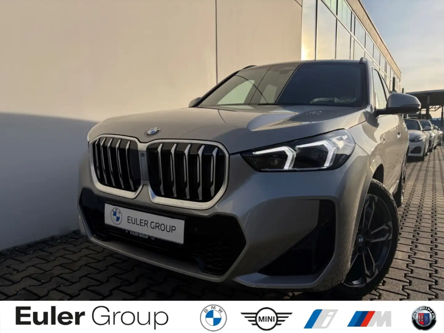 BMW X1 sDrive20i M Sport 19'' Pano Aktivsitz Memory H/K T Silber - 1