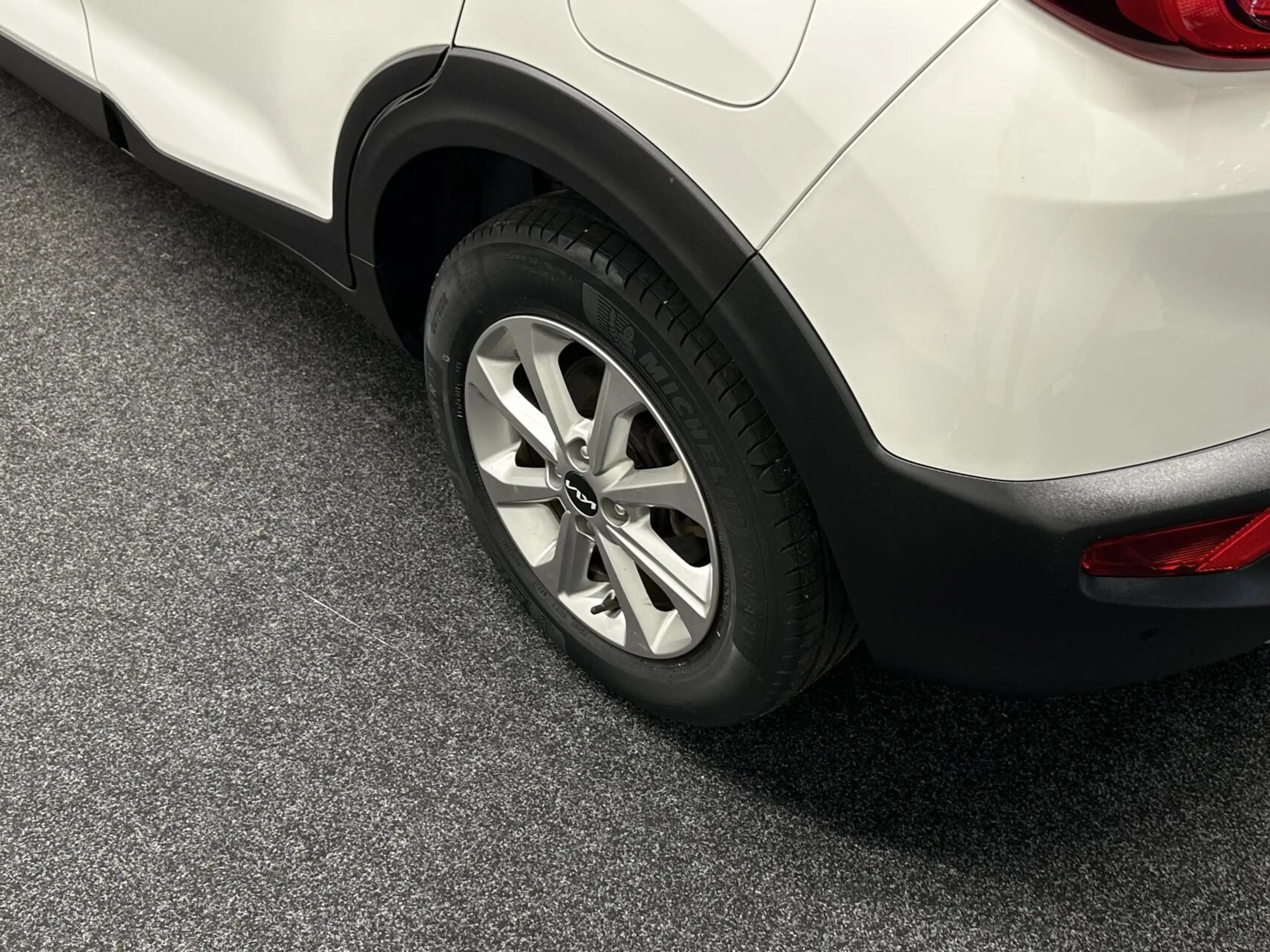 Kia Stonic 1.0 T-GDi MHEV DynamicLine TREKHAAK CAMERA CARPLAY — photo 13