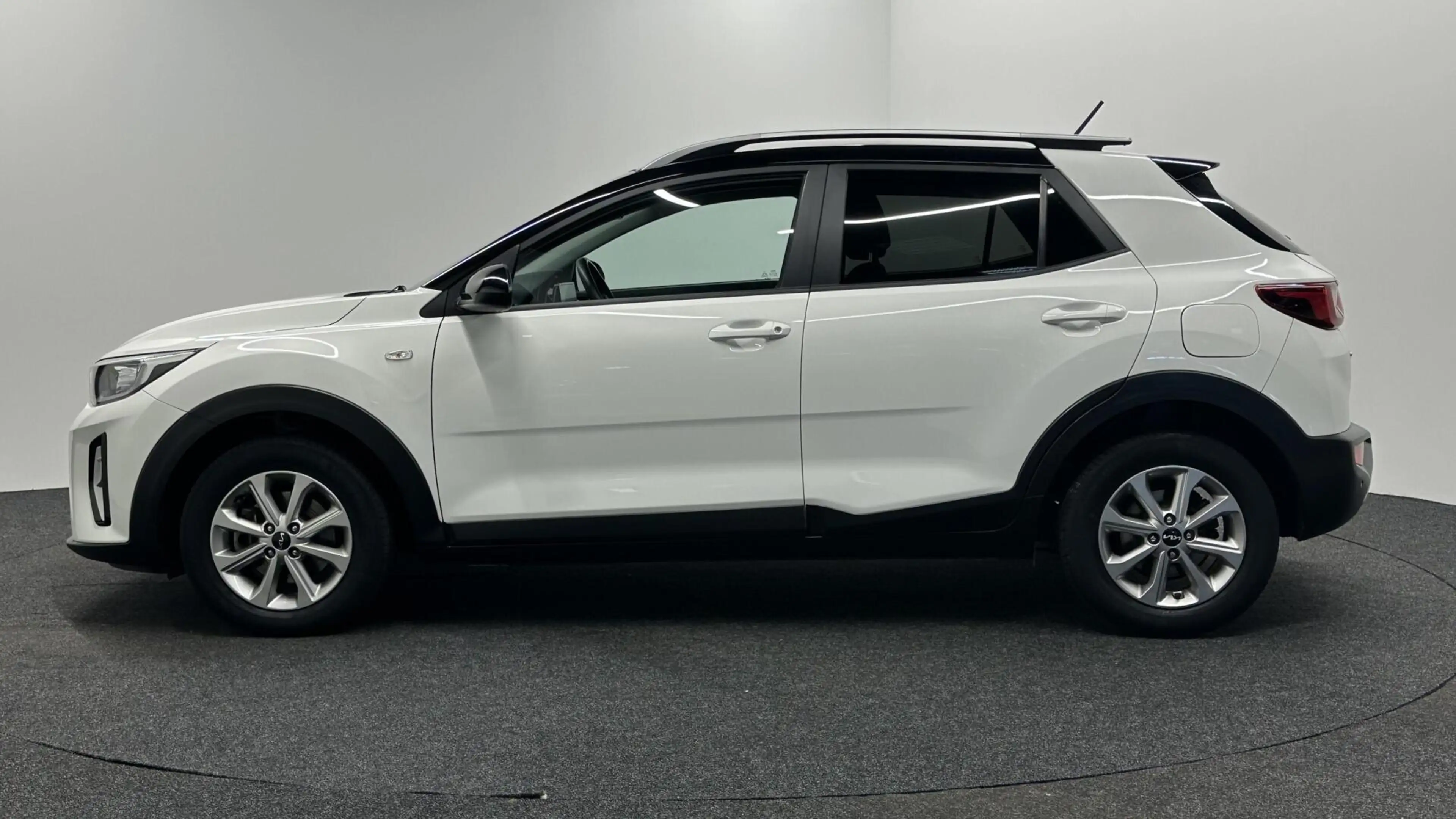 Kia Stonic 1.0 T-GDi MHEV DynamicLine TREKHAAK CAMERA CARPLAY — photo 8