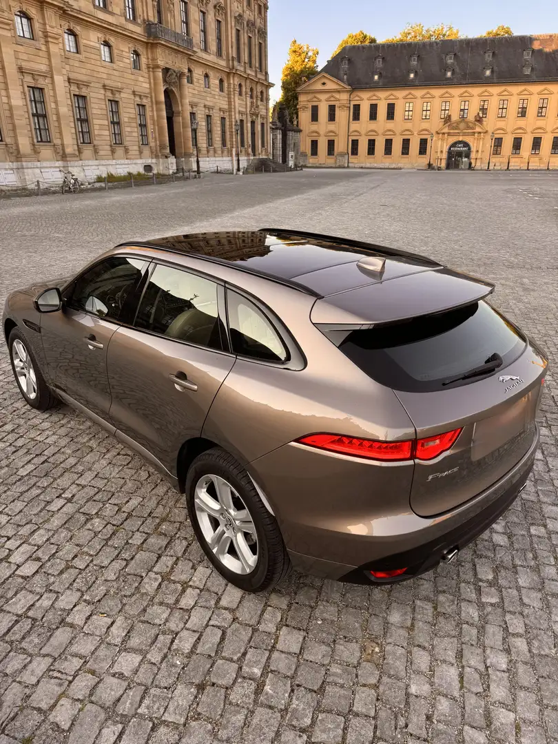 Jaguar F-Pace 30d AWD Portfolio - 1