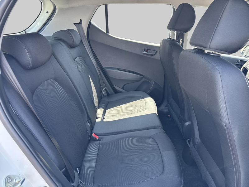 Hyundai i10 1.0i Comfort — photo 14
