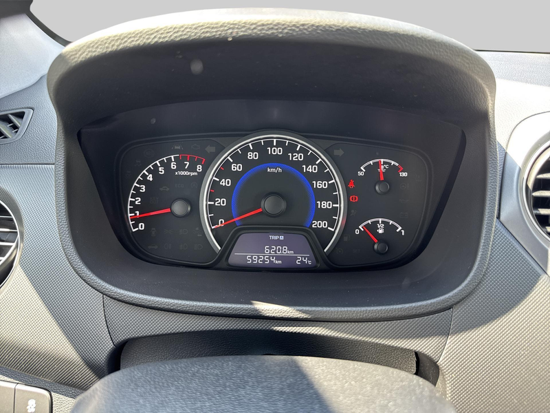 Hyundai i10 1.0i Comfort — photo 15