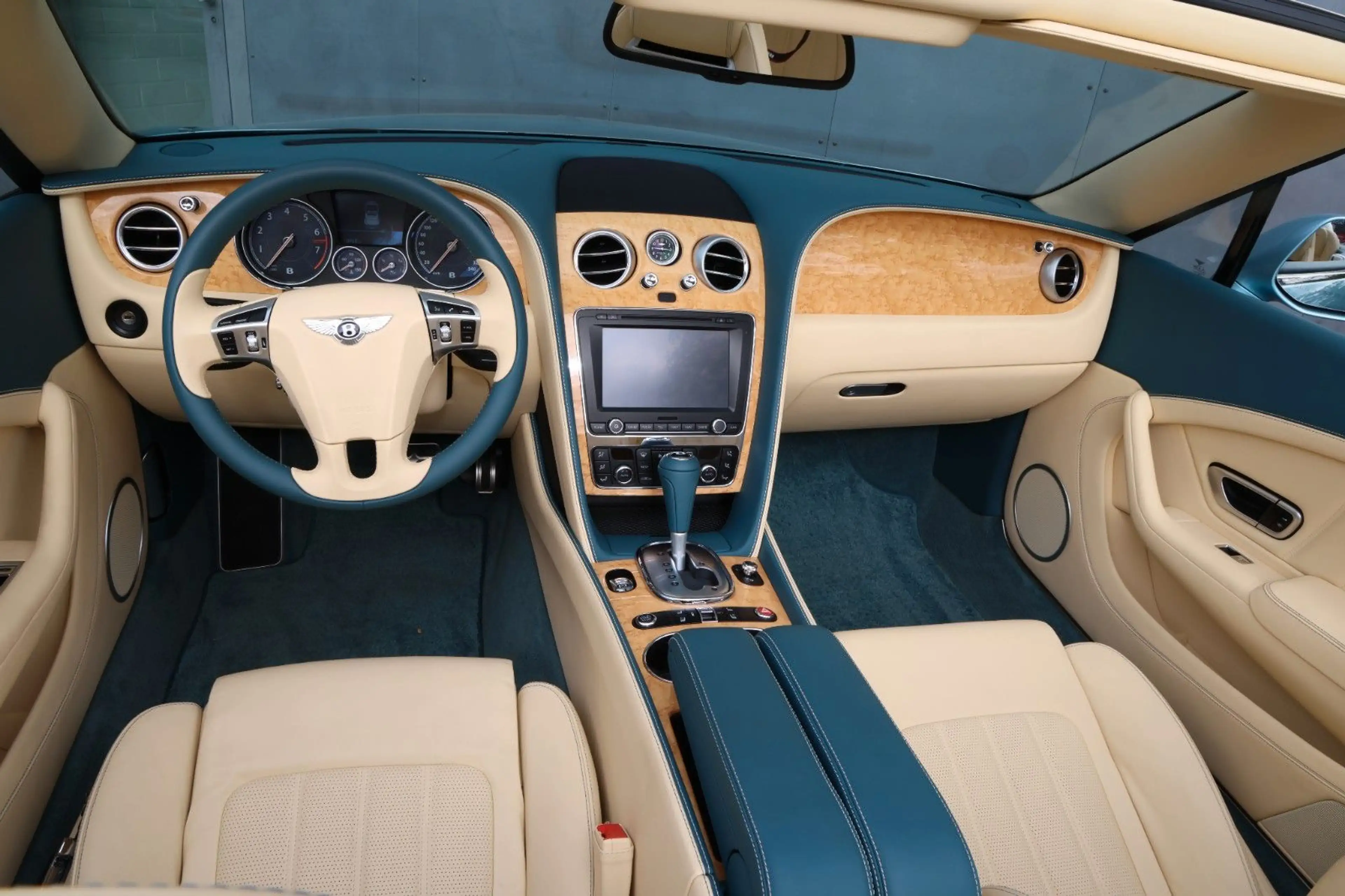 Bentley Continental GT 6.0 W12 4WD Automatik Convertible — photo 14