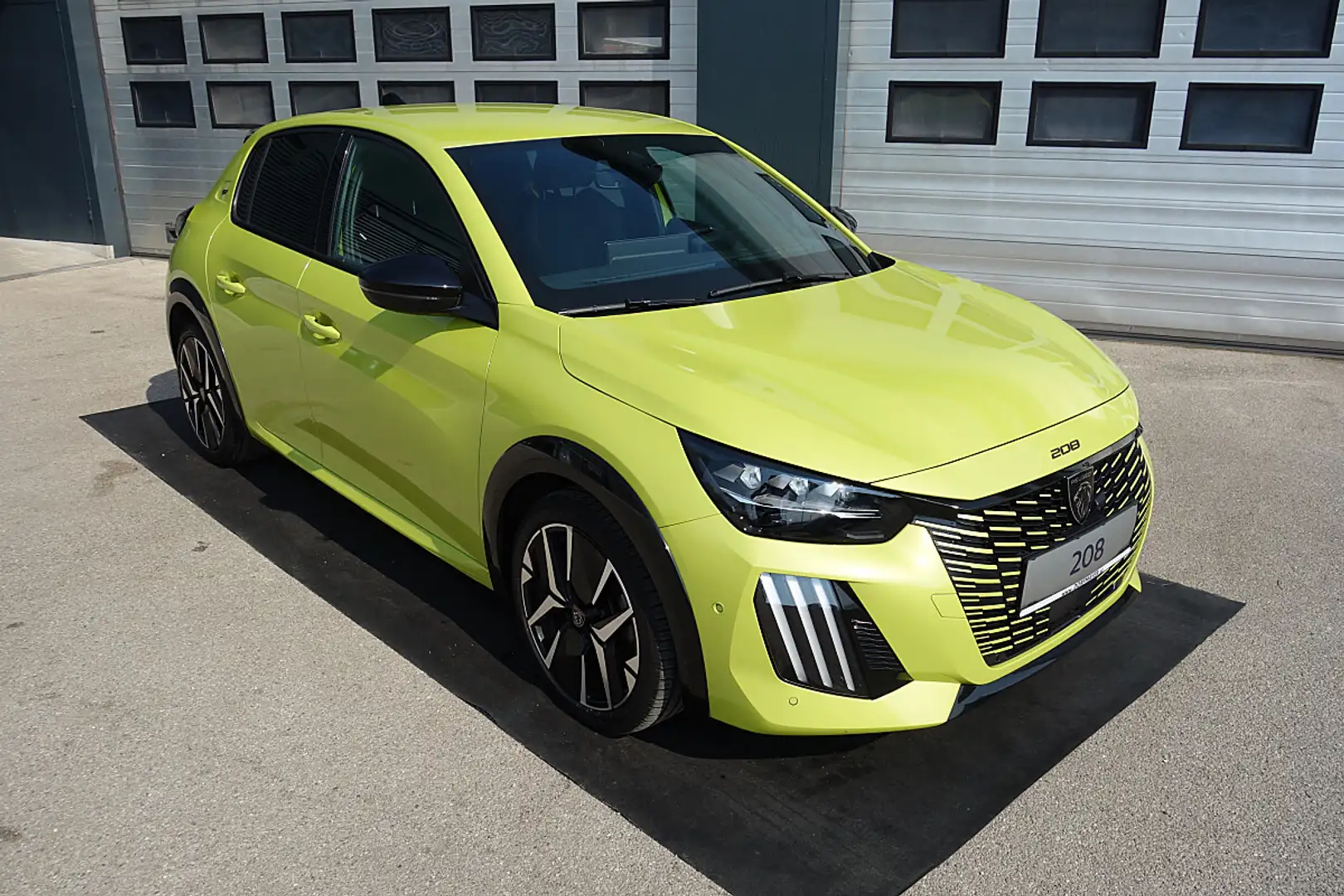 Peugeot 208 GT PureTech 100 S&S Gelb - 1