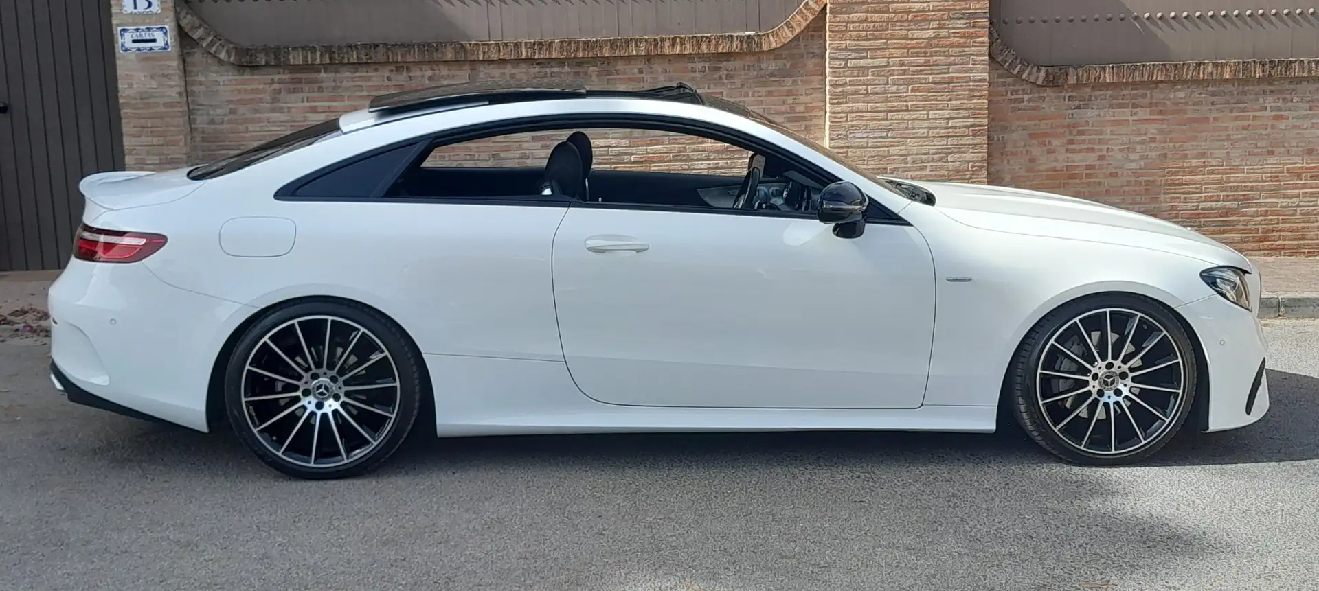 Mercedes-Benz E 200 E COUPE BLACK EDITION Blanco - 1