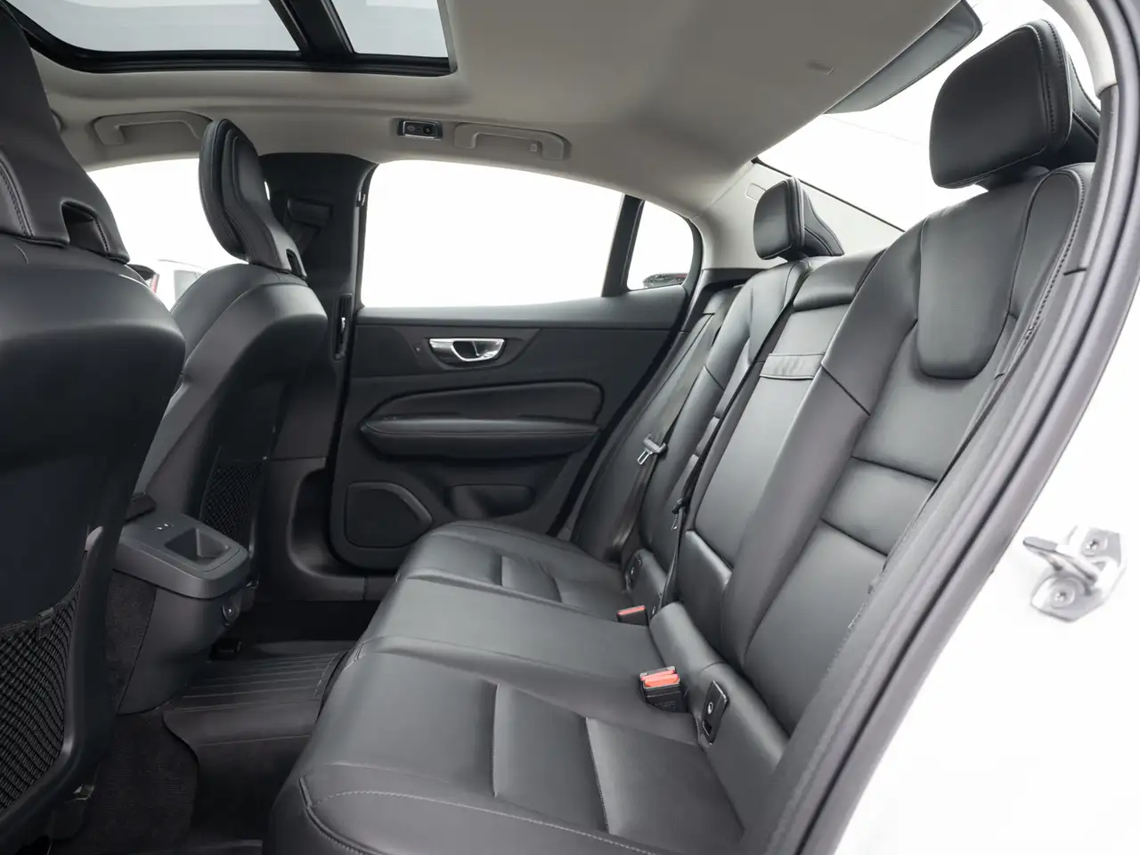 Volvo S60 снимка Volvo S60