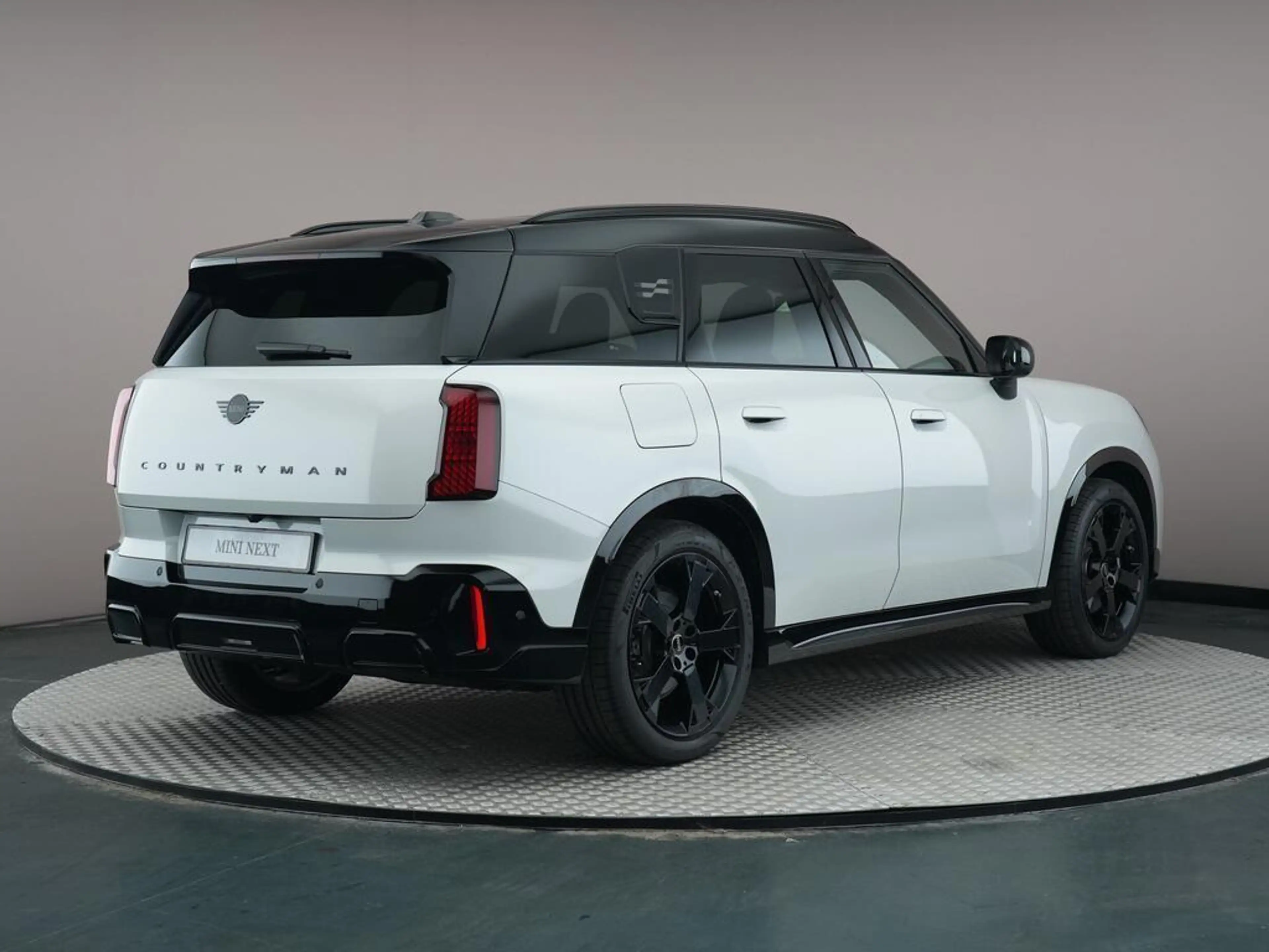 MINI Countryman E | Pakket L + John Cooper Works Uitvoering — photo 2