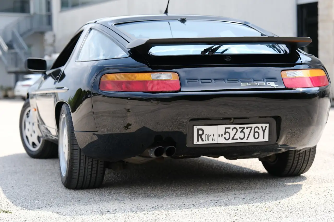 Porsche 928 5.0 GT, foto 6