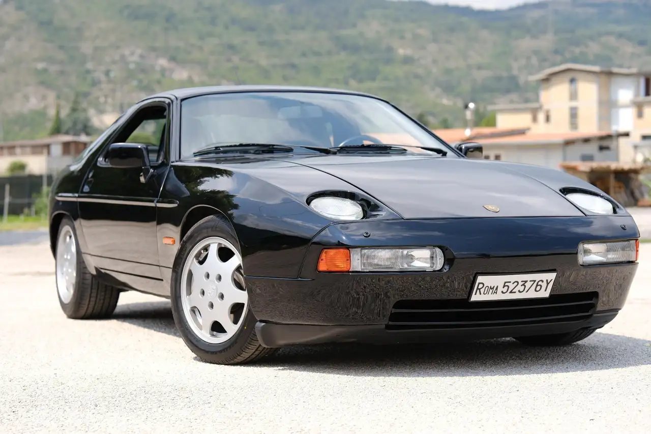 Porsche 928 5.0 GT, foto 3