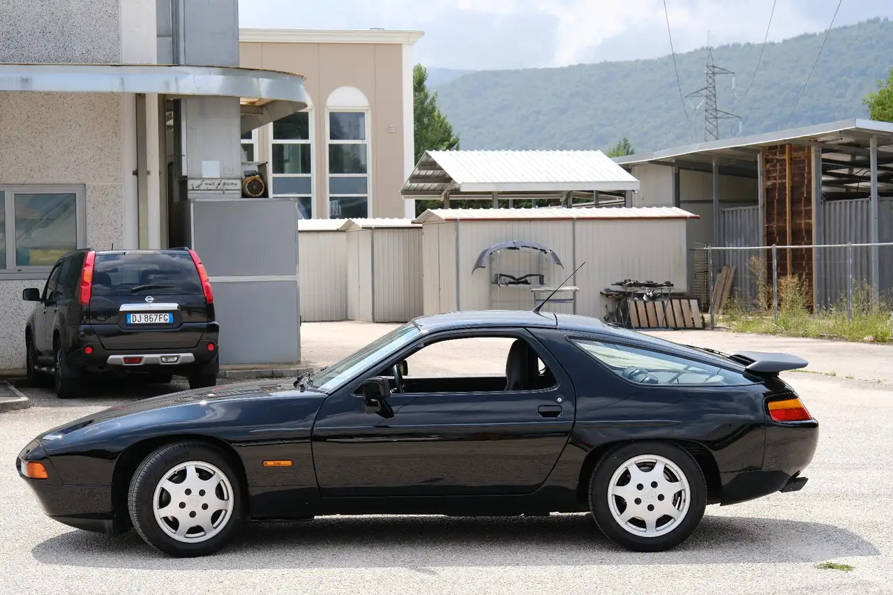 Porsche 928 5.0 GT, foto 4