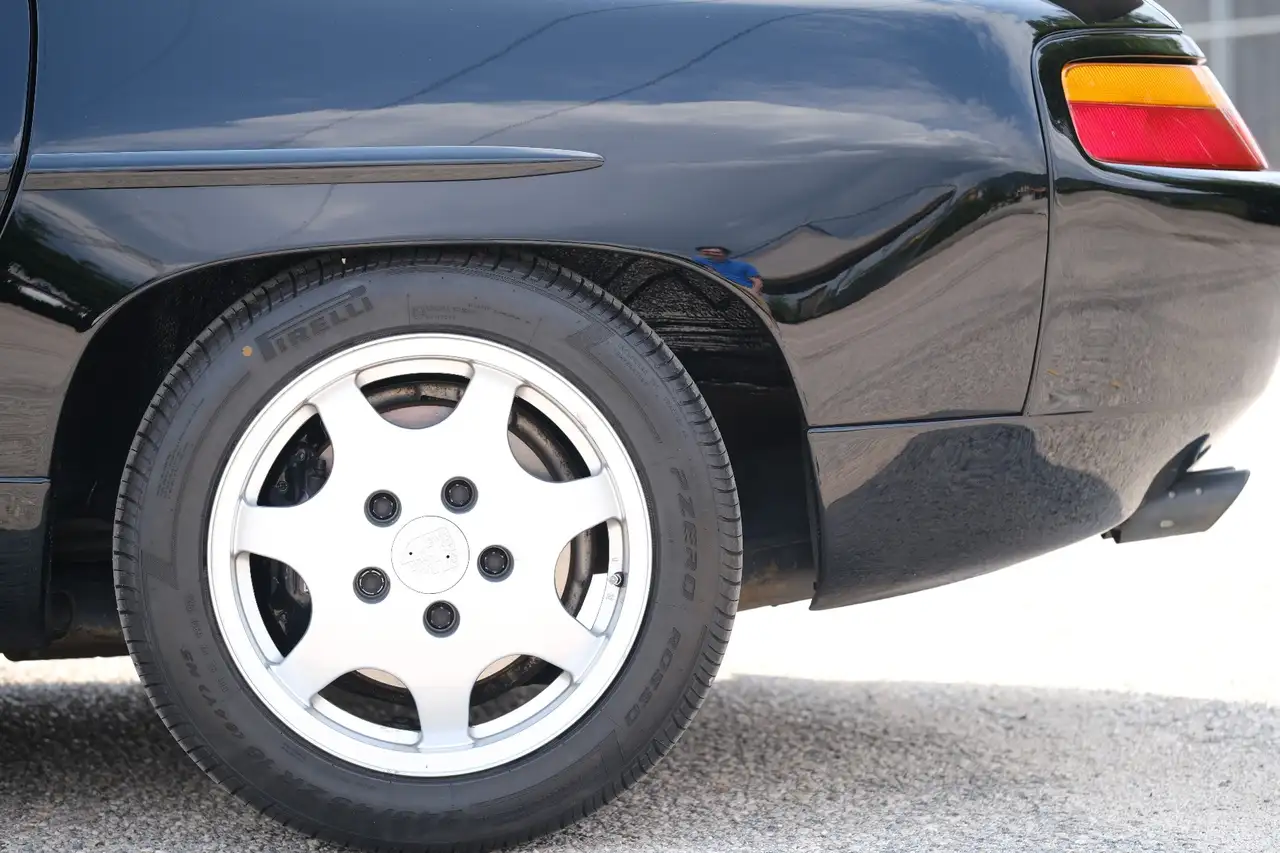 Porsche 928 5.0 GT, foto 11
