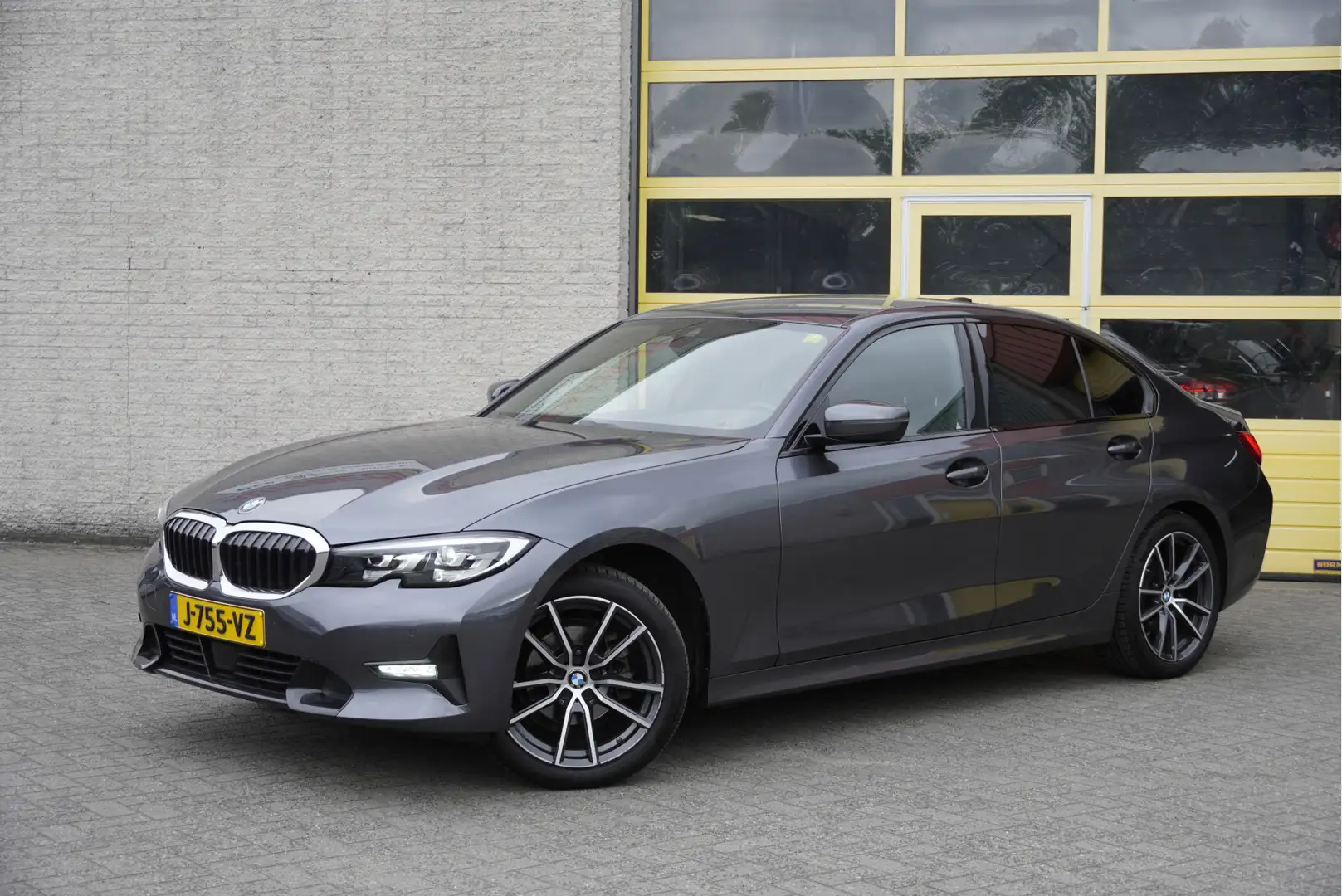 BMW 318 3-serie 318i Automaat! Executive Edition BJ2020 Lm Grijs - 2