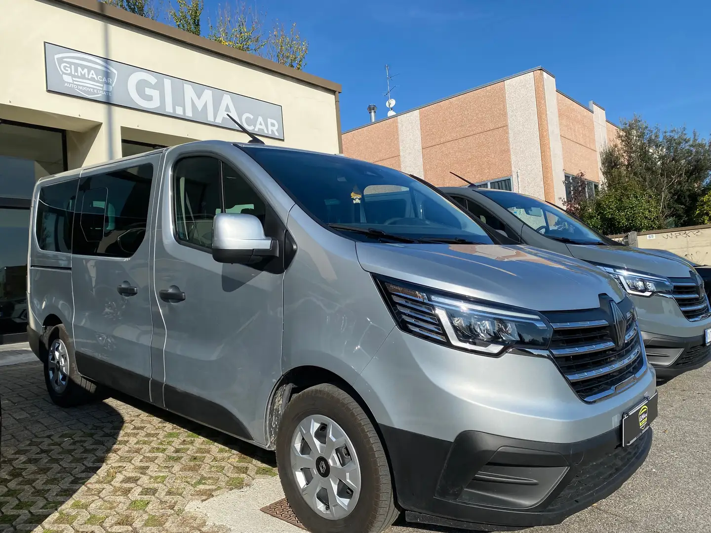 Renault Trafic bluedci 150cv EDC PC-TN Equilibre *9 POSTI* +IVA Gris - 2
