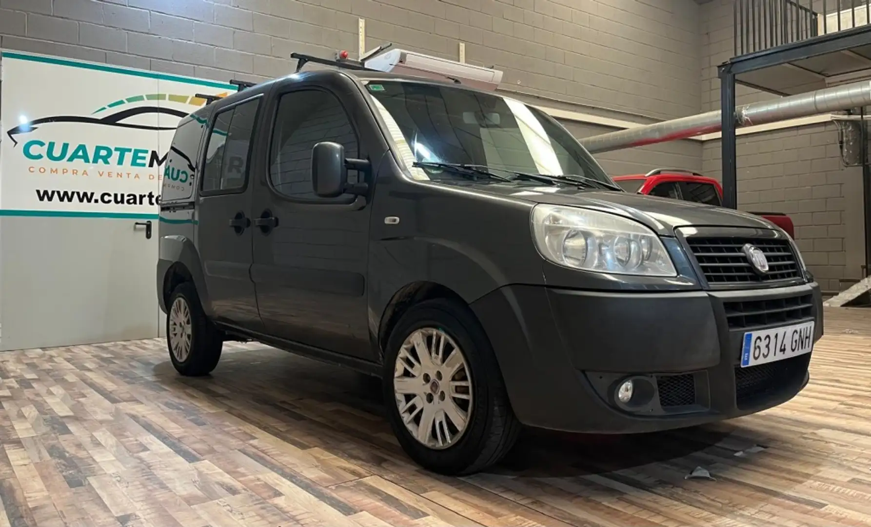 Fiat Dobló Panorama 1.9Mjt Family Brun - 1