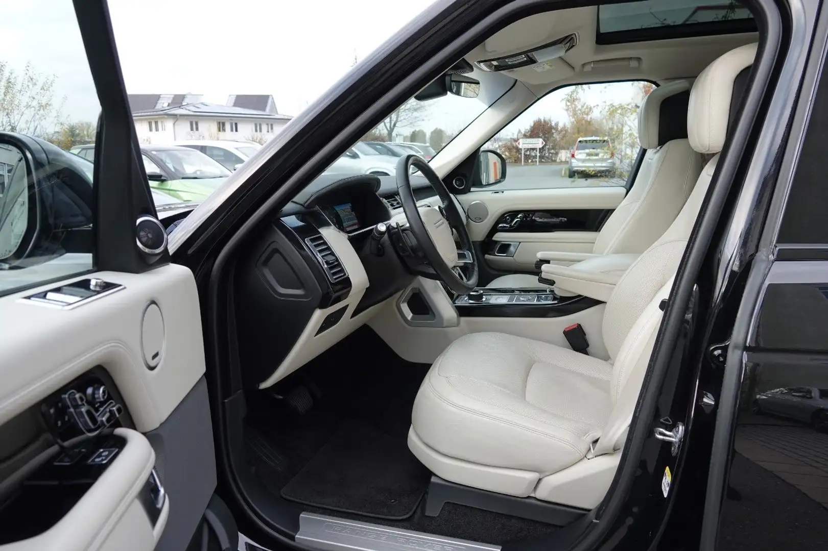 Land Rover Range Rover *VOGUE* BLACK PAKET* GARANTIE* AHK* Černá - 1