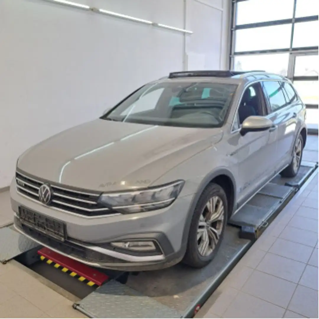 Volkswagen Passat Alltrack 2.0 TDI DSG 4MOTION | PANO | AHK Grau - 2